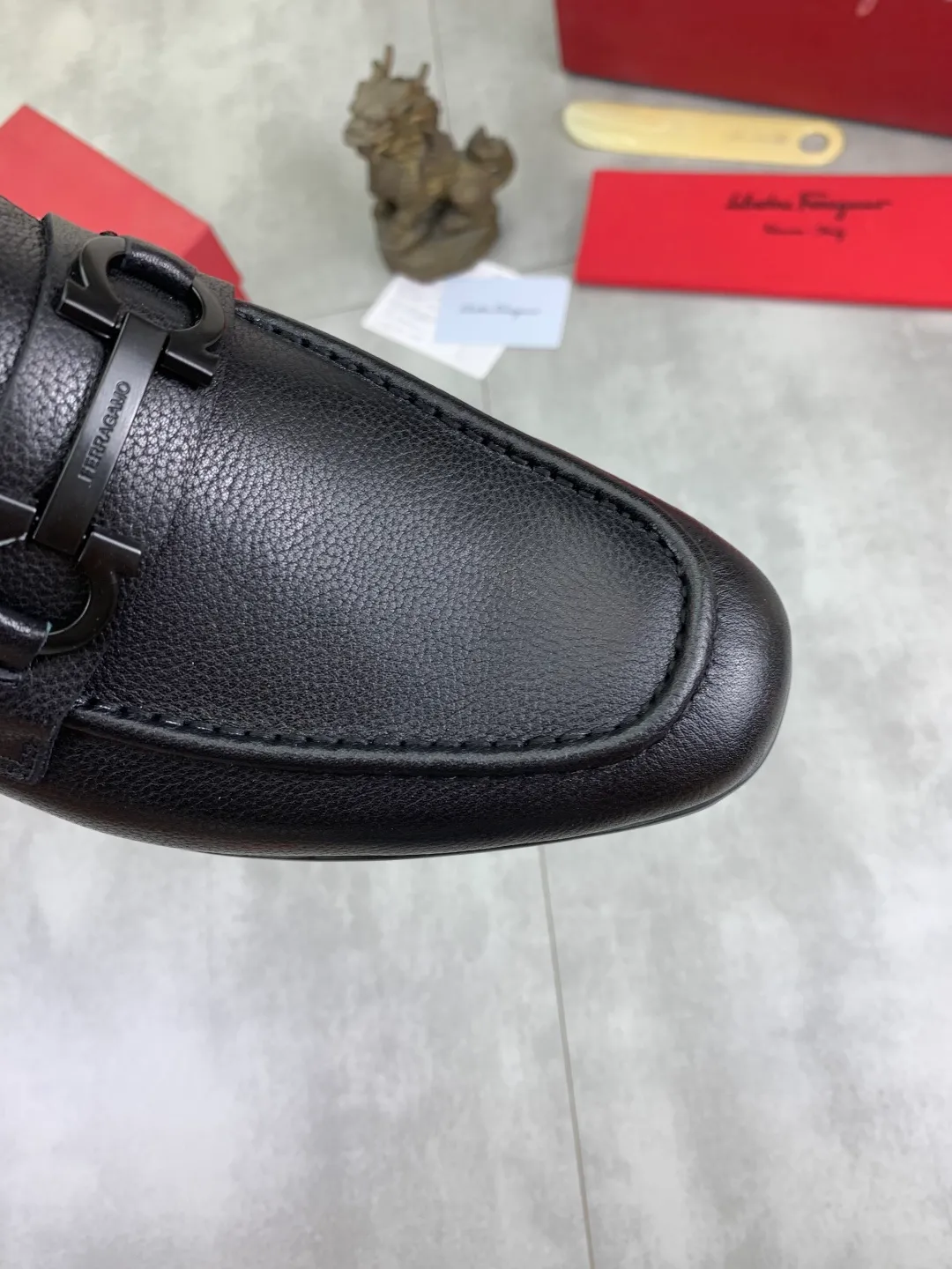 Men's Men's Shoes 💰P560💰[New Style] Water-dyed Niuli 🆘[Salvatore Ferragamo] Ferragamo's latest casual business leather shoes for men! Listed simultaneously! The fabric is made of specially imported original calfskin, the lining is made of imported water-dyed cowhide, and the original combination outsole is absolutely luxurious and leads the fashion trend. Matching code: 39-44 (45 46 customized) 2️⃣ colors available